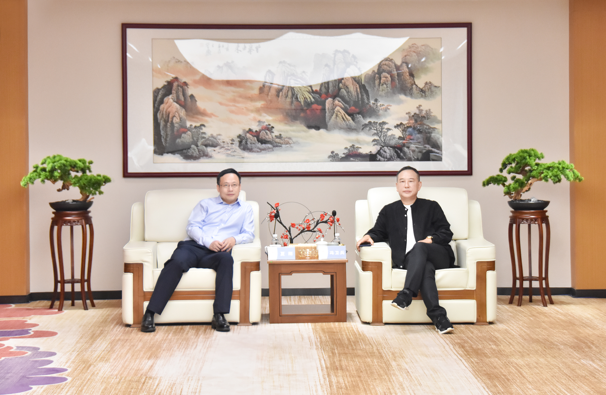 国家电投五凌电力莅临德赢VWIN考察交流(图2)