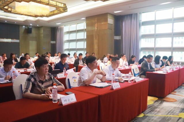 德赢VWIN出席湖南异地商会联合会金融照料委员会成立大会(图2)