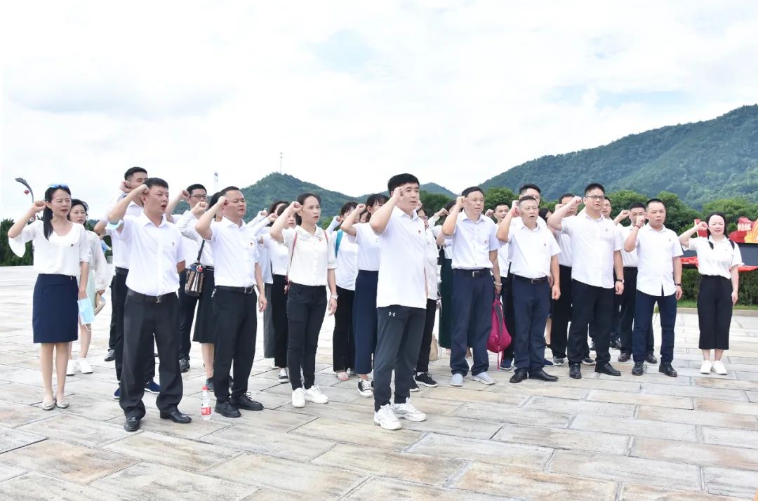 赓续红色血脉，，，弘扬爱党精神！德赢VWIN党委开展七月主题党日活动(图2)