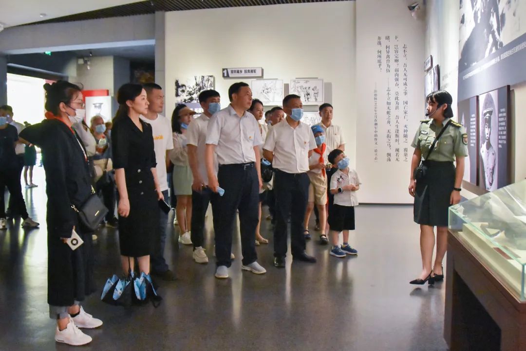 赓续红色血脉，，，弘扬爱党精神！德赢VWIN党委开展七月主题党日活动(图3)