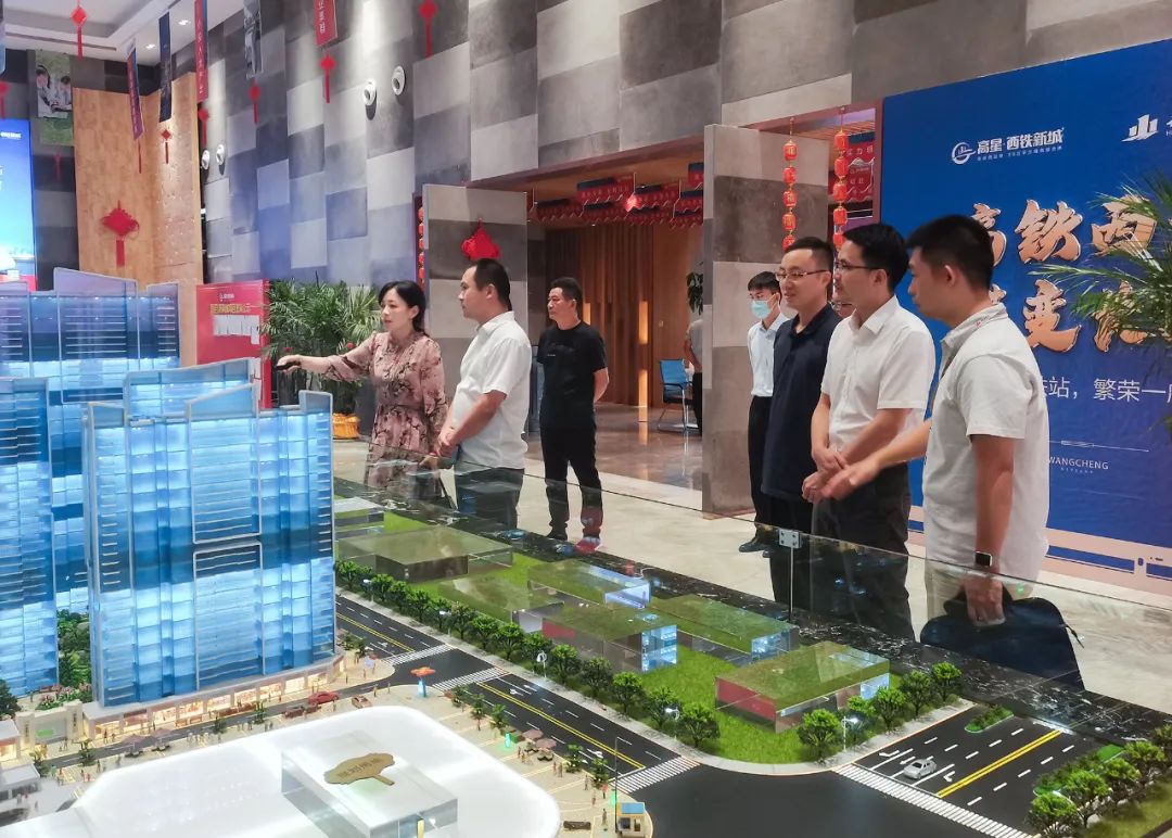 湖南省财信资产治理公司莅临德赢VWIN考察交流(图1)