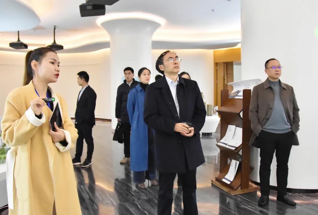 工商银行湖南省分行、、、广州南粤睿融投资公司向导一行莅临德赢VWIN考察(图1)