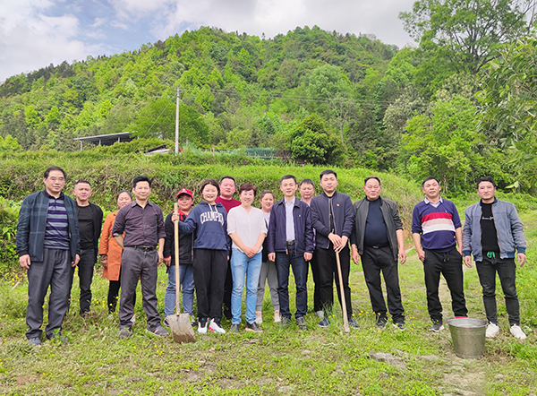 德赢VWIN党委开展“正德善行 助力脱贫” 爱心公益活动(图6)