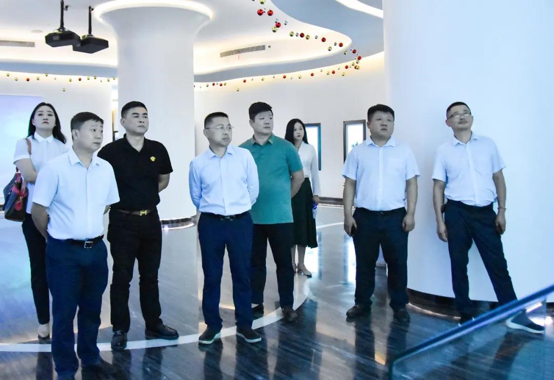 安沙建设公司向导莅临德赢VWIN考察交流(图3)