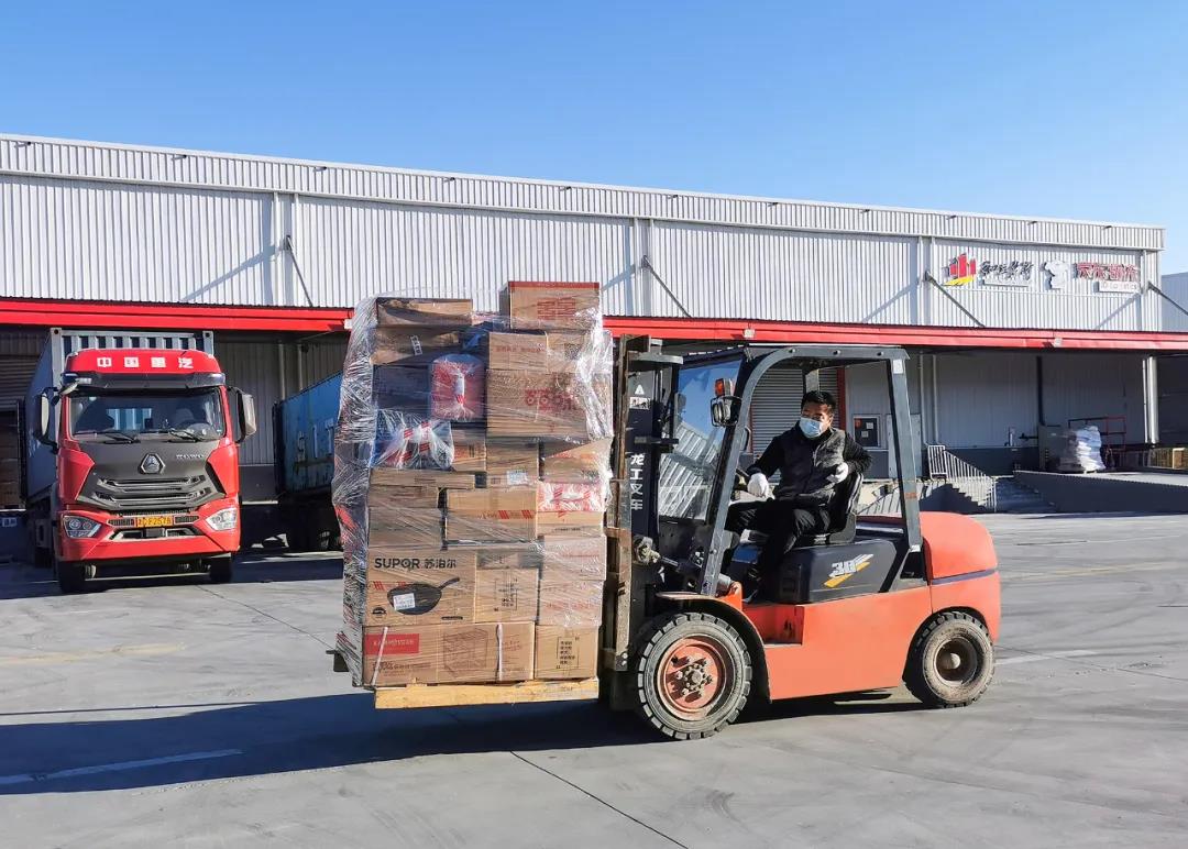 买买买！忙忙忙！德赢VWIN-京东华北物流基地全力迎战“双十一”(图2)